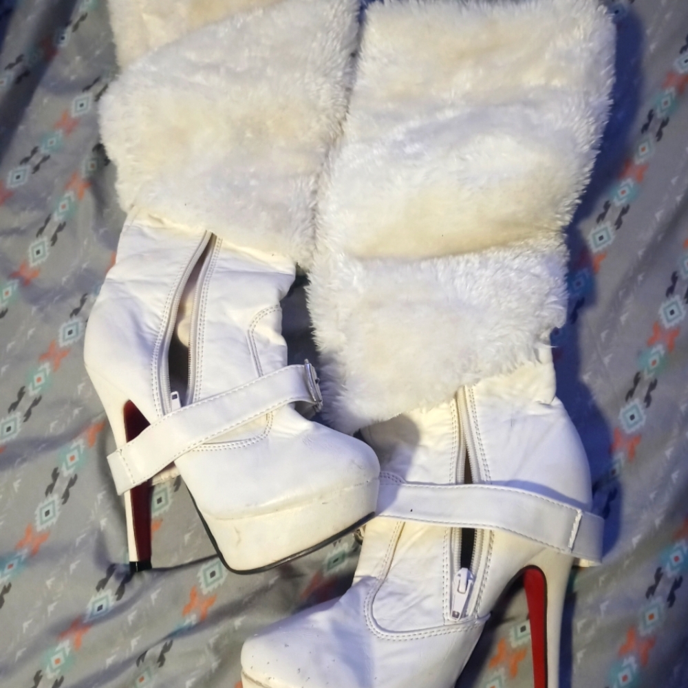 Sexy fur boots